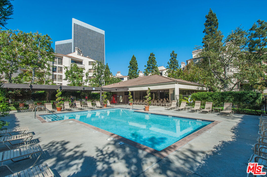 2102 Century Park Ln Unit: 116