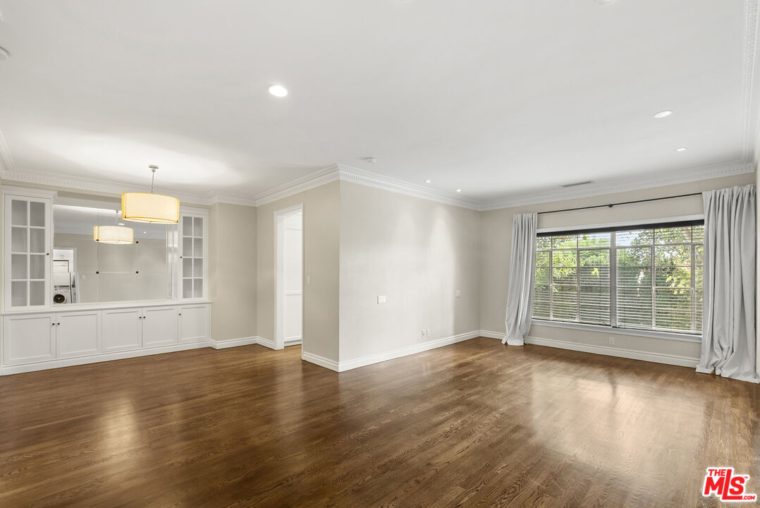 9601 Charleville Blvd Unit: 10