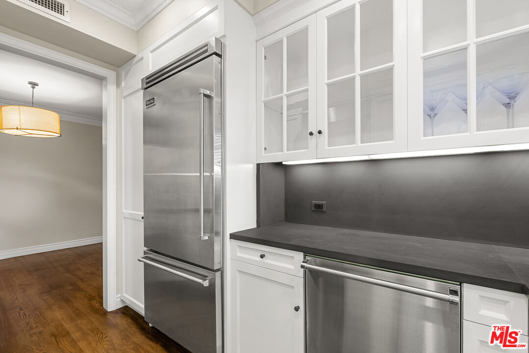 9601 Charleville Blvd Unit: 10