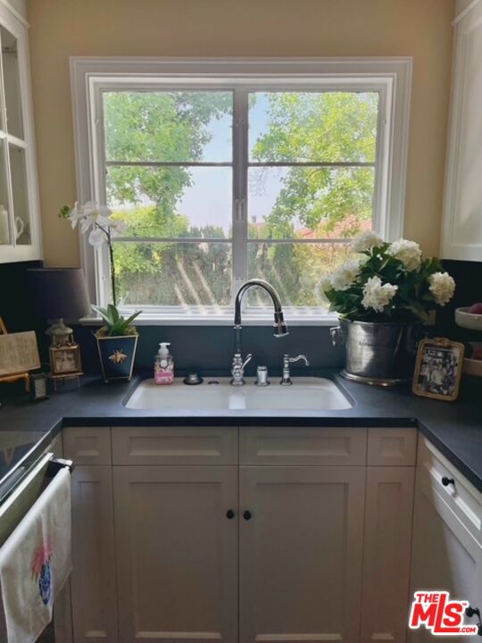 9601 Charleville Blvd Unit: 10