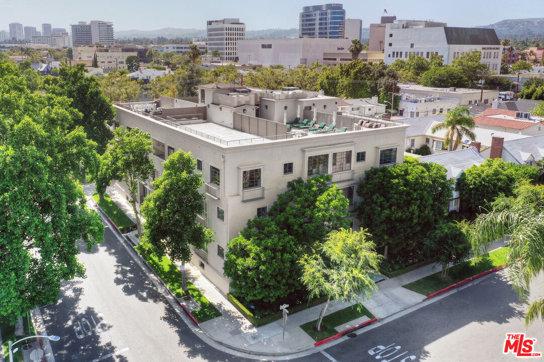 9601 Charleville Blvd Unit: 10