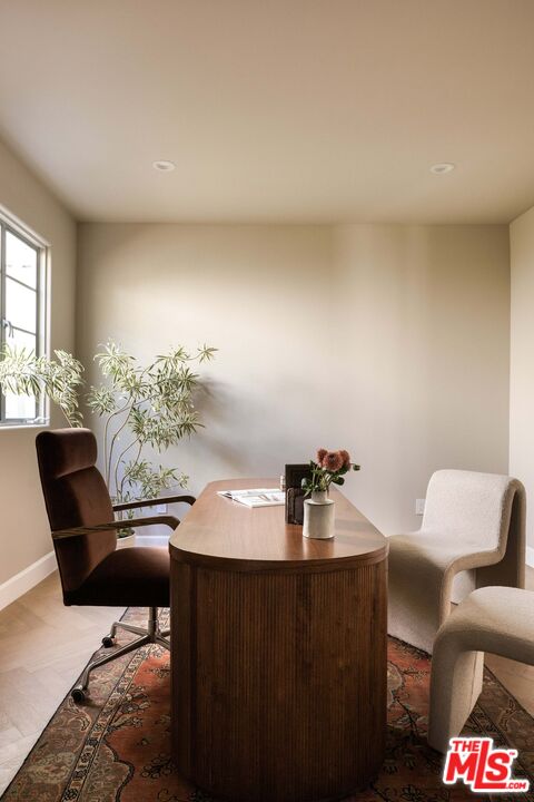 2449 N Commonwealth Ave