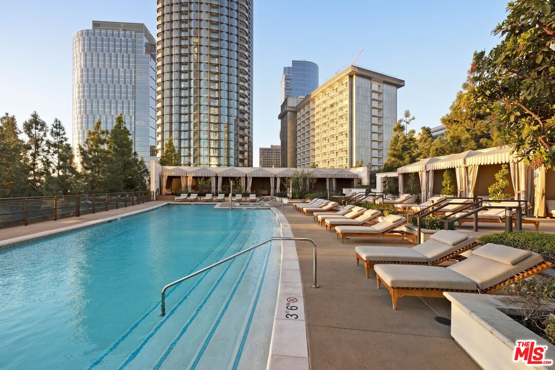 1 W Century Dr Unit: 4B