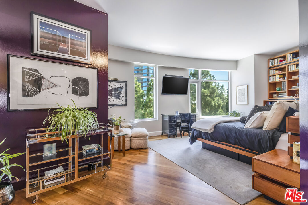 1 W Century Dr Unit: 4B