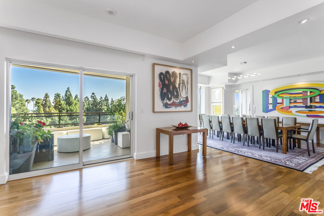 1 W Century Dr Unit: 4B