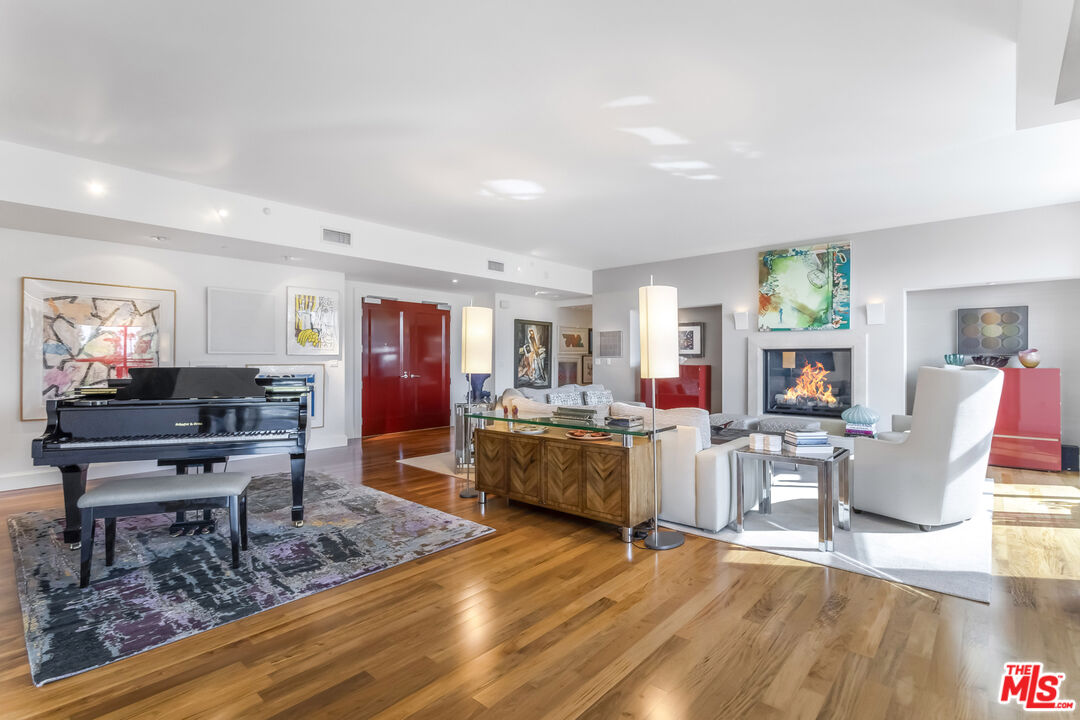 1 W Century Dr Unit: 4B