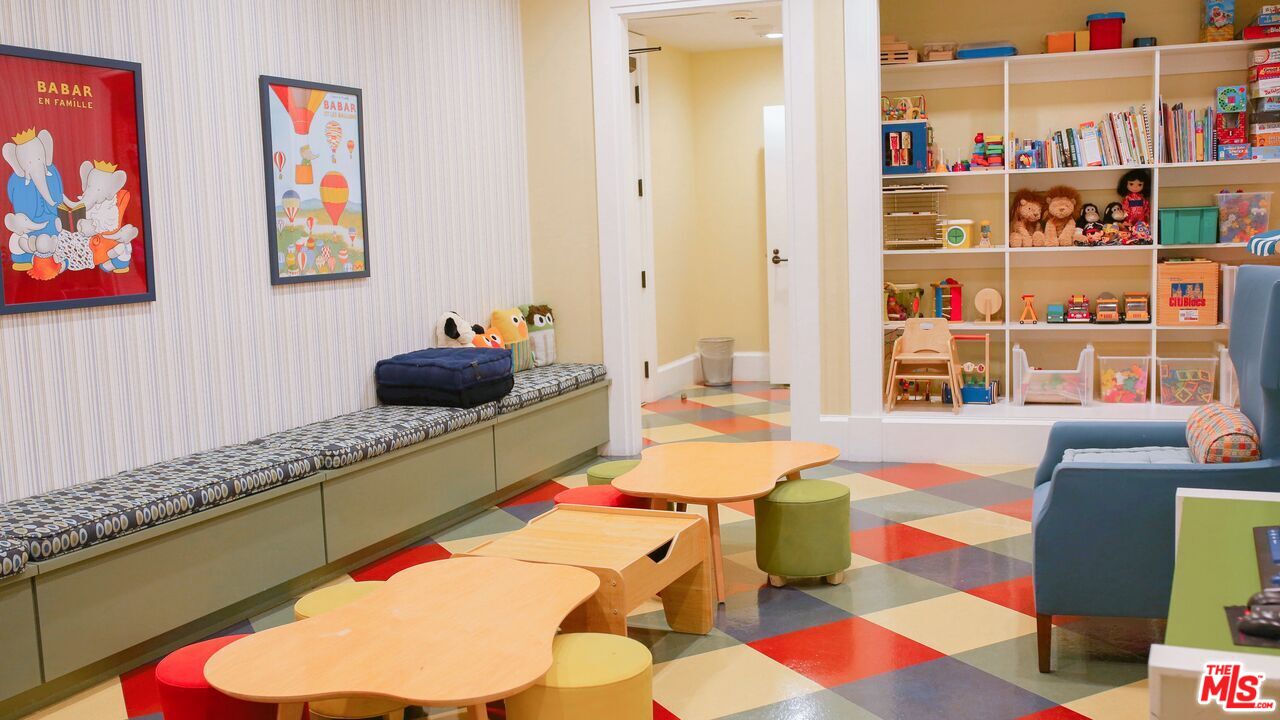 1 W Century Dr Unit: 4B