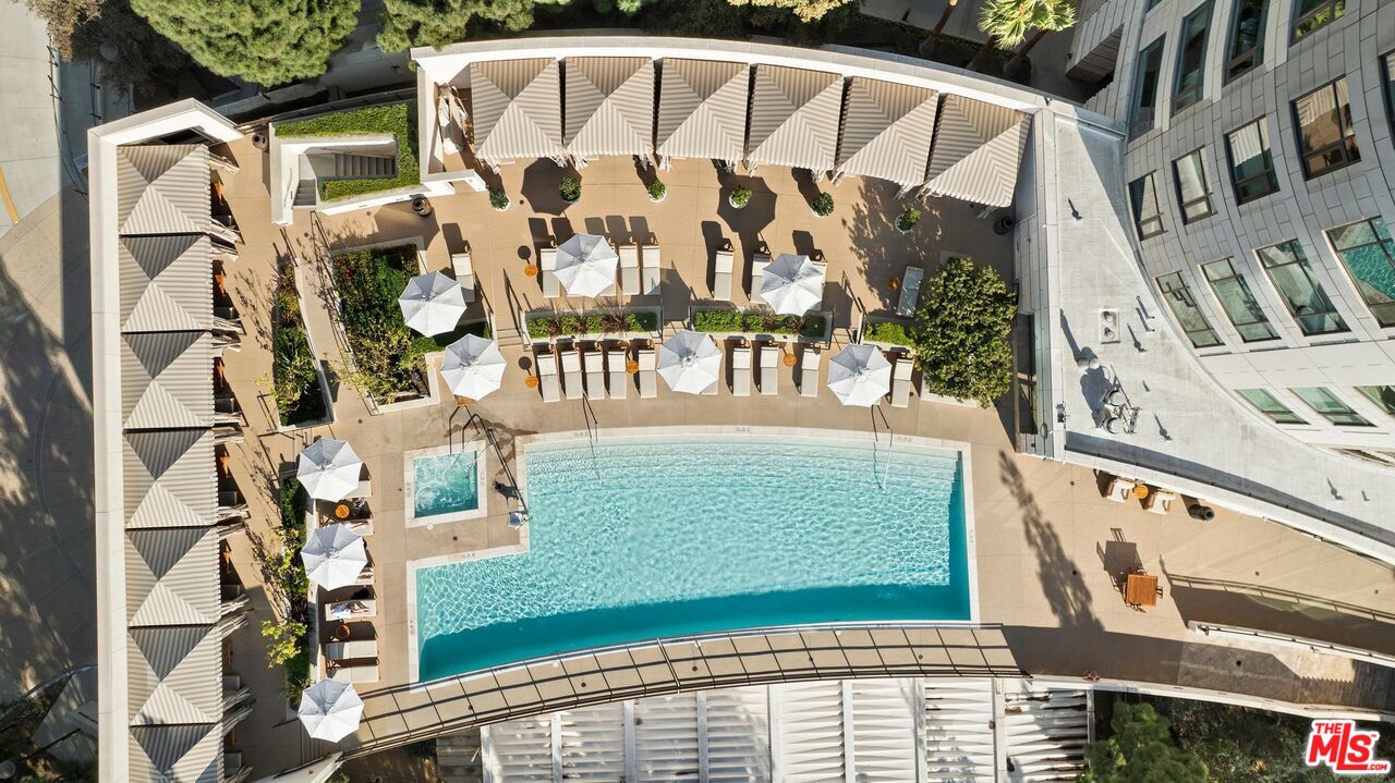 1 W Century Dr Unit: 4B