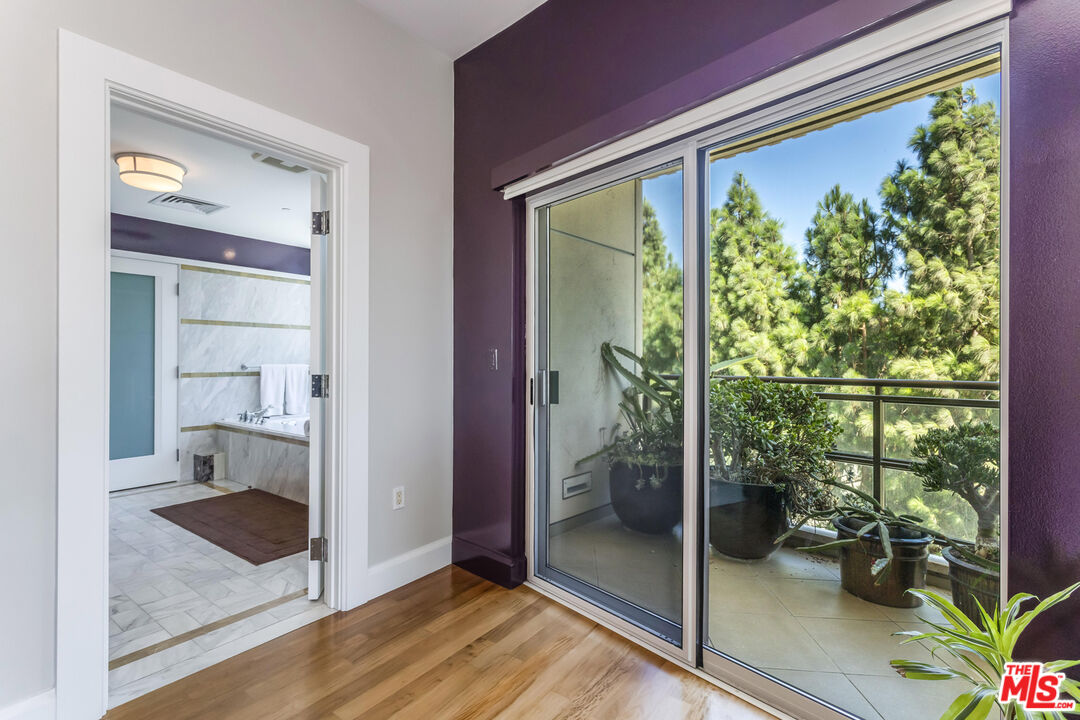 1 W Century Dr Unit: 4B