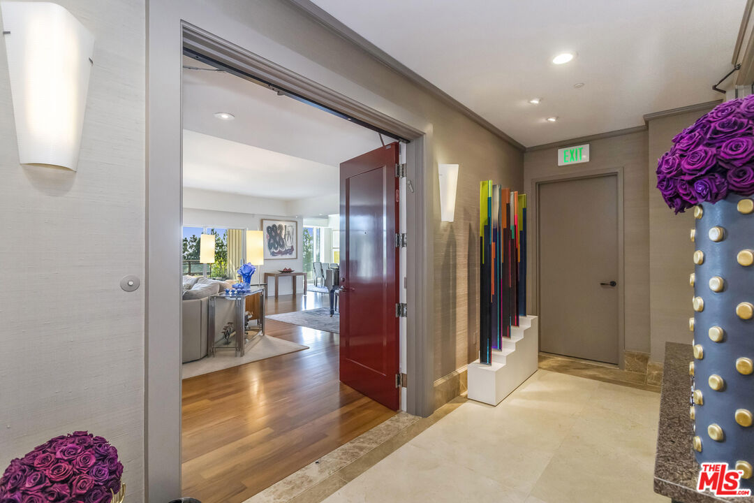 1 W Century Dr Unit: 4B