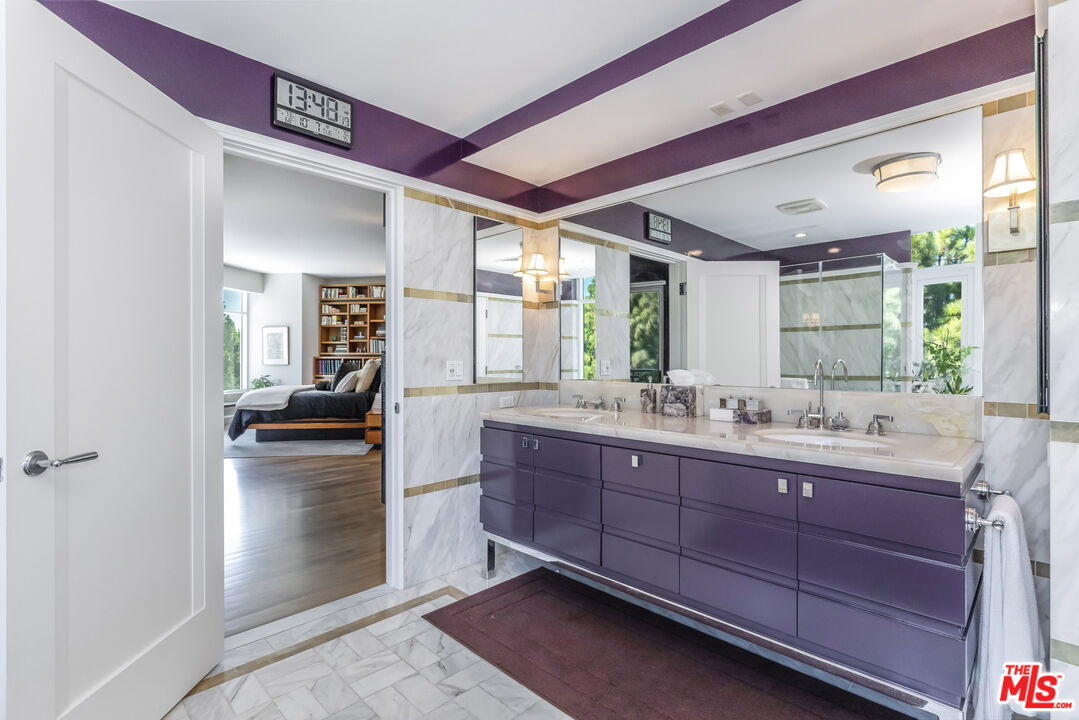 1 W Century Dr Unit: 4B