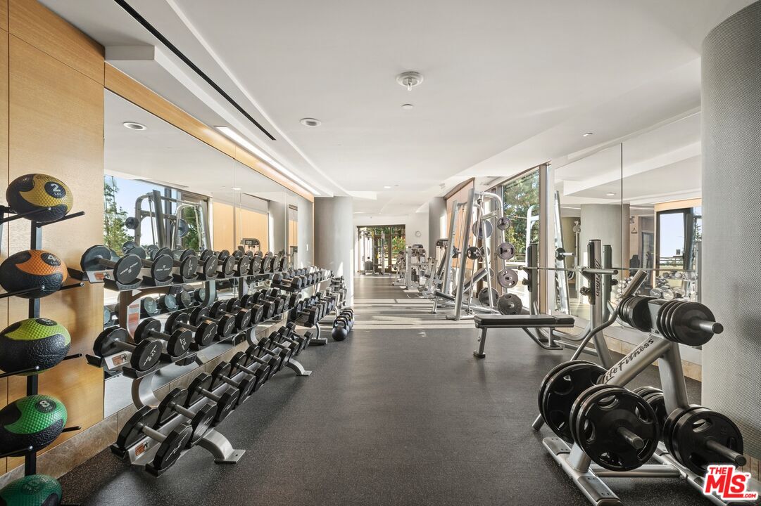 1 W Century Dr Unit: 4B