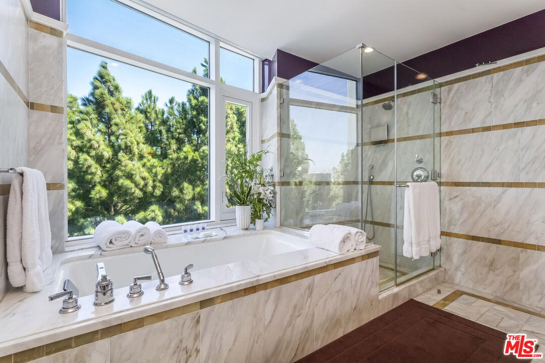 1 W Century Dr Unit: 4B