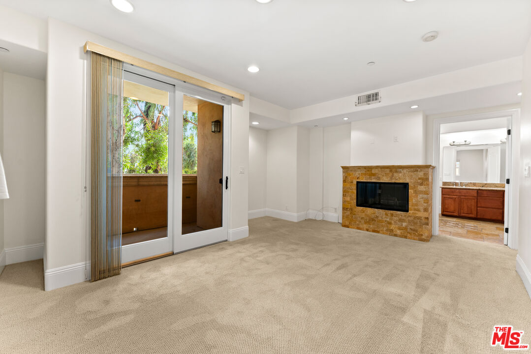 16123 W Sunset Blvd Unit: 101