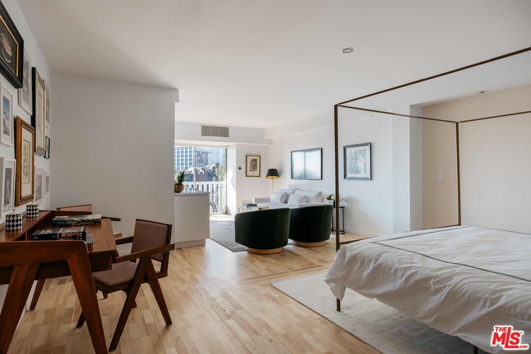 999 N Doheny Dr Unit: 702