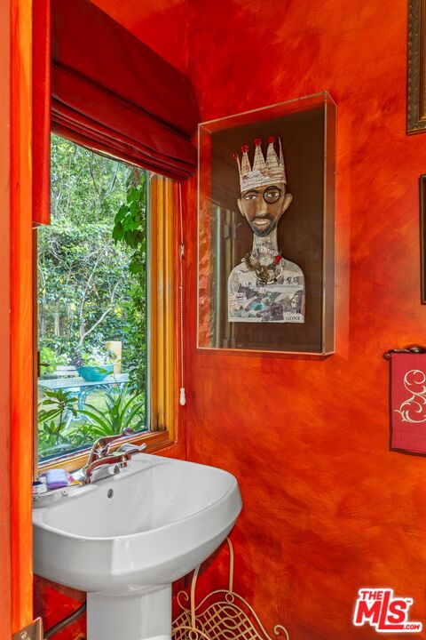 14957 Valley Vista Blvd