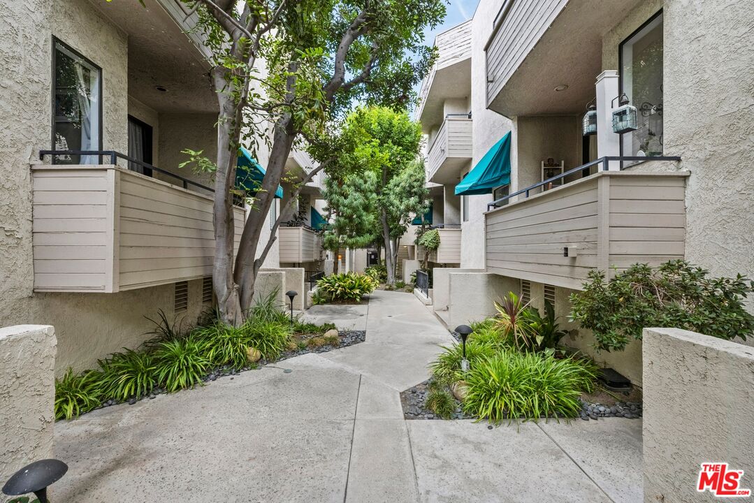 4519 Coldwater Canyon Ave Unit: 10