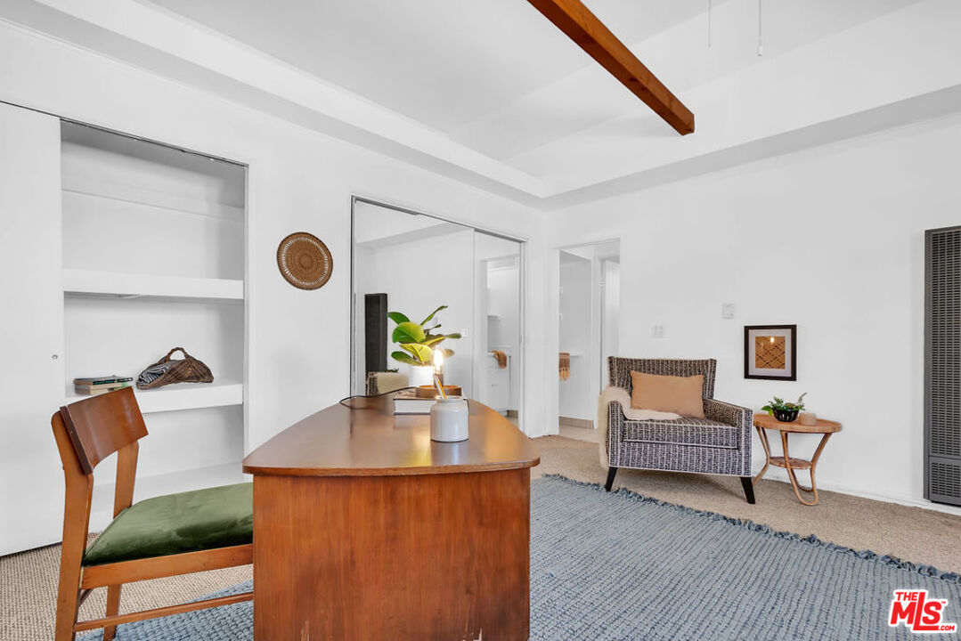 6526 Lindenhurst Ave