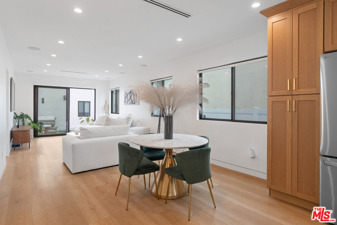 2911 S Rimpau Blvd Unit: 1