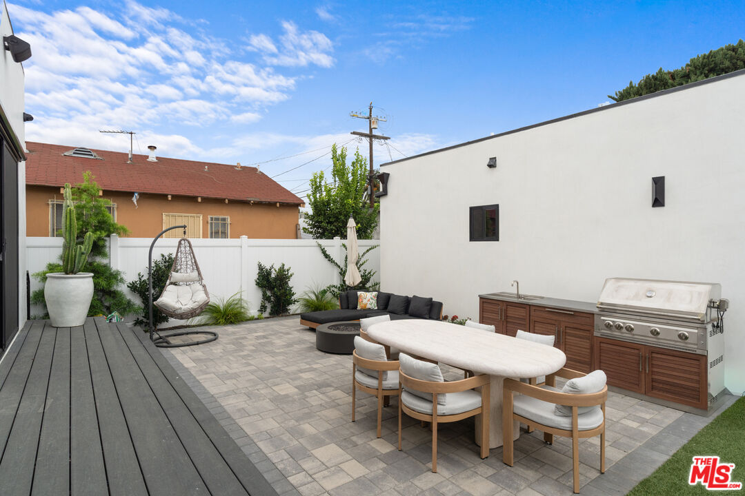 2911 S Rimpau Blvd Unit: 1