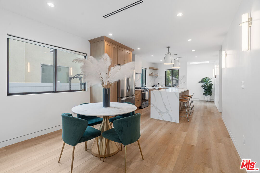 2911 S Rimpau Blvd Unit: 1