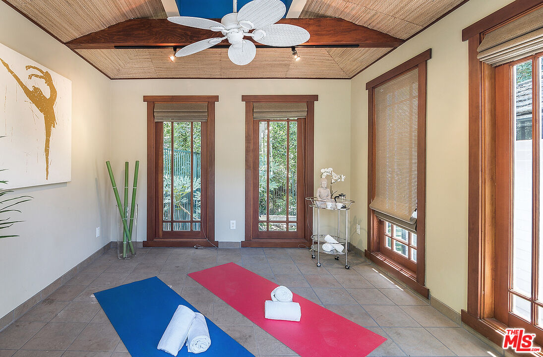 4054 STONE CANYON AVE