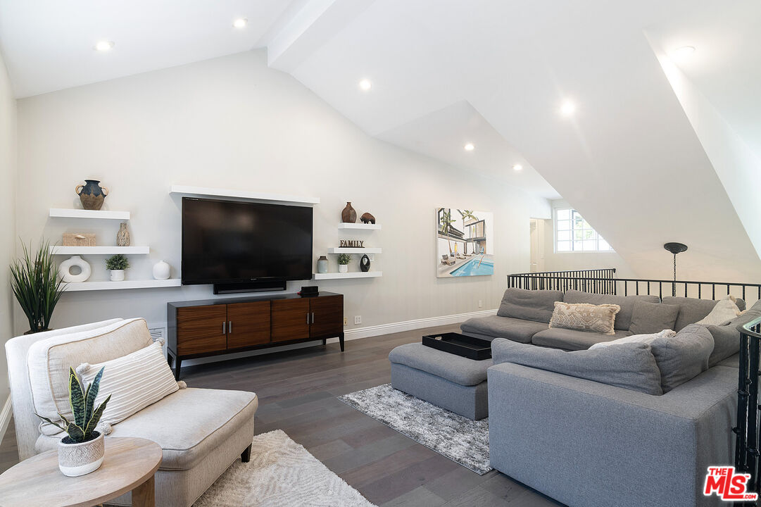 4054 STONE CANYON AVE