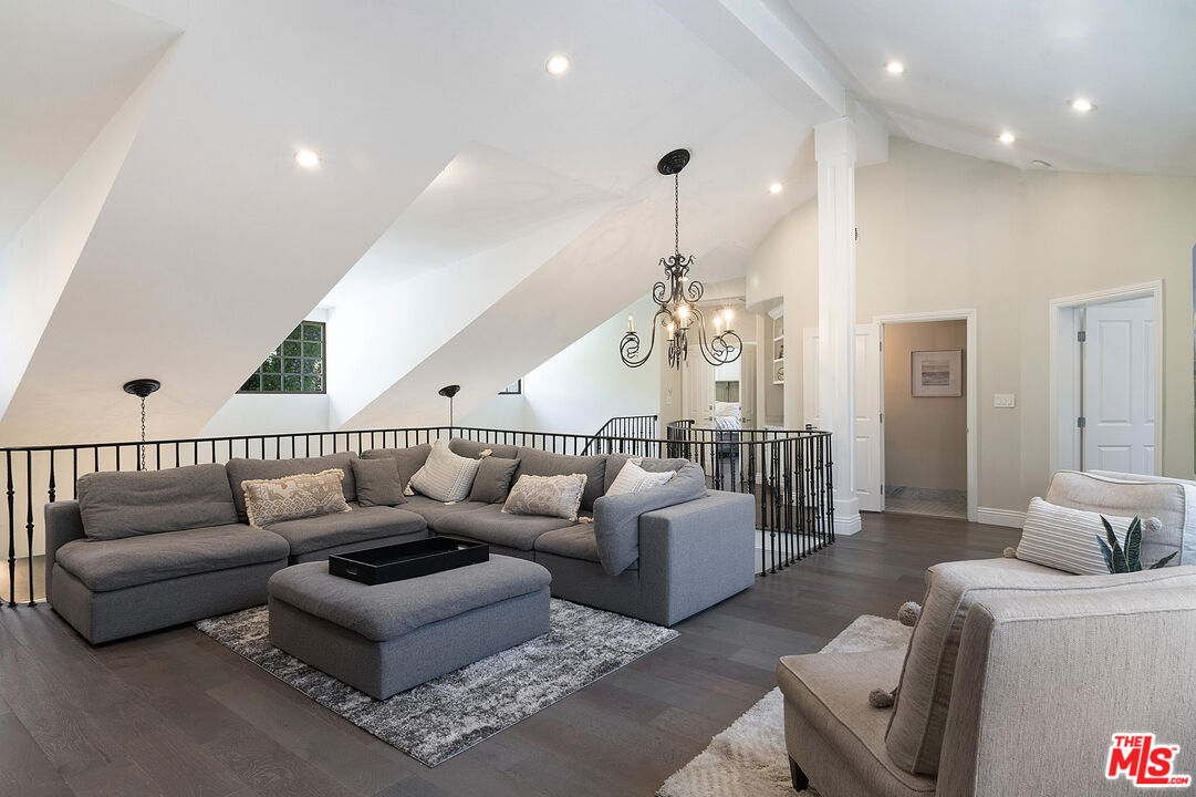 4054 STONE CANYON AVE