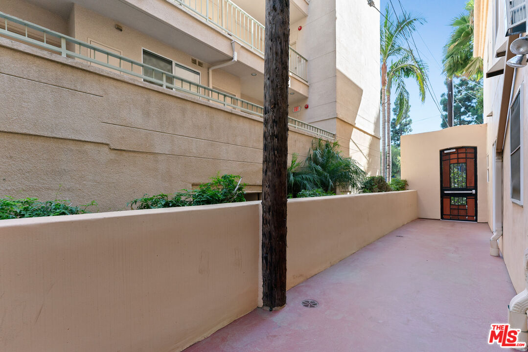 16123 W Sunset Blvd Unit: 101