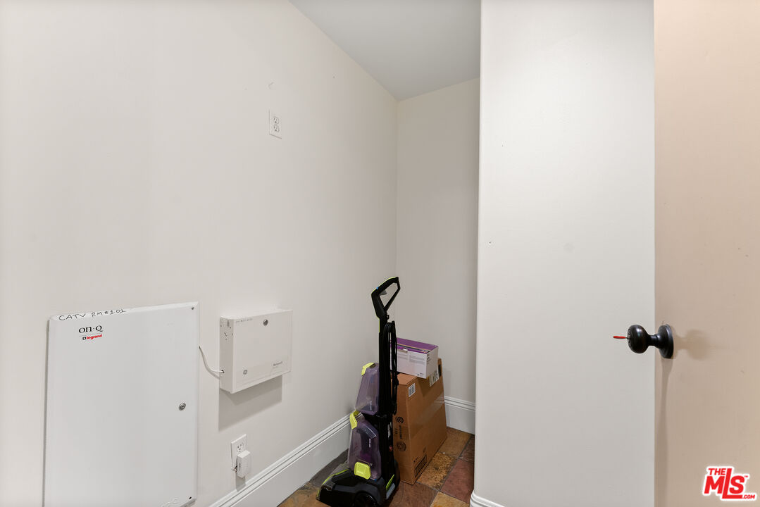 16123 W Sunset Blvd Unit: 101