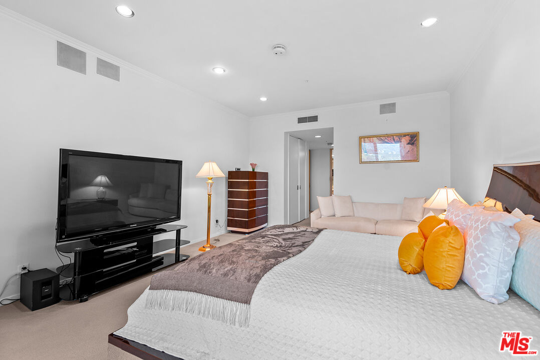 10490 Wilshire Blvd Unit: 1206