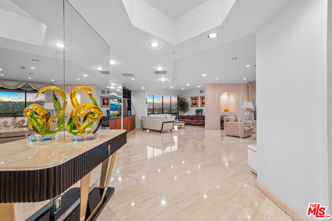 10490 Wilshire Blvd Unit: 1206