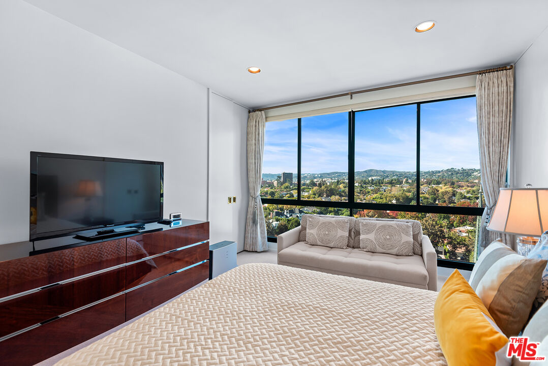 10490 Wilshire Blvd Unit: 1206