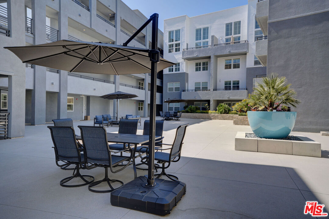 7100 Playa Vista Dr Unit: 402