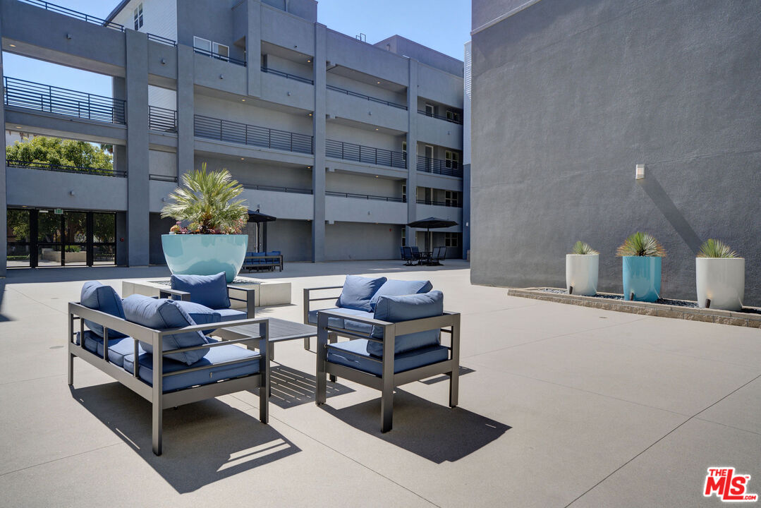 7100 Playa Vista Dr Unit: 402