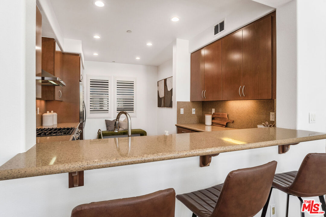 7100 Playa Vista Dr Unit: 402