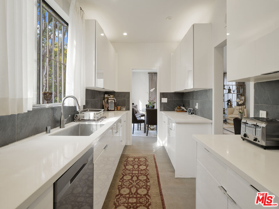 438 N Palm Dr Unit: 1