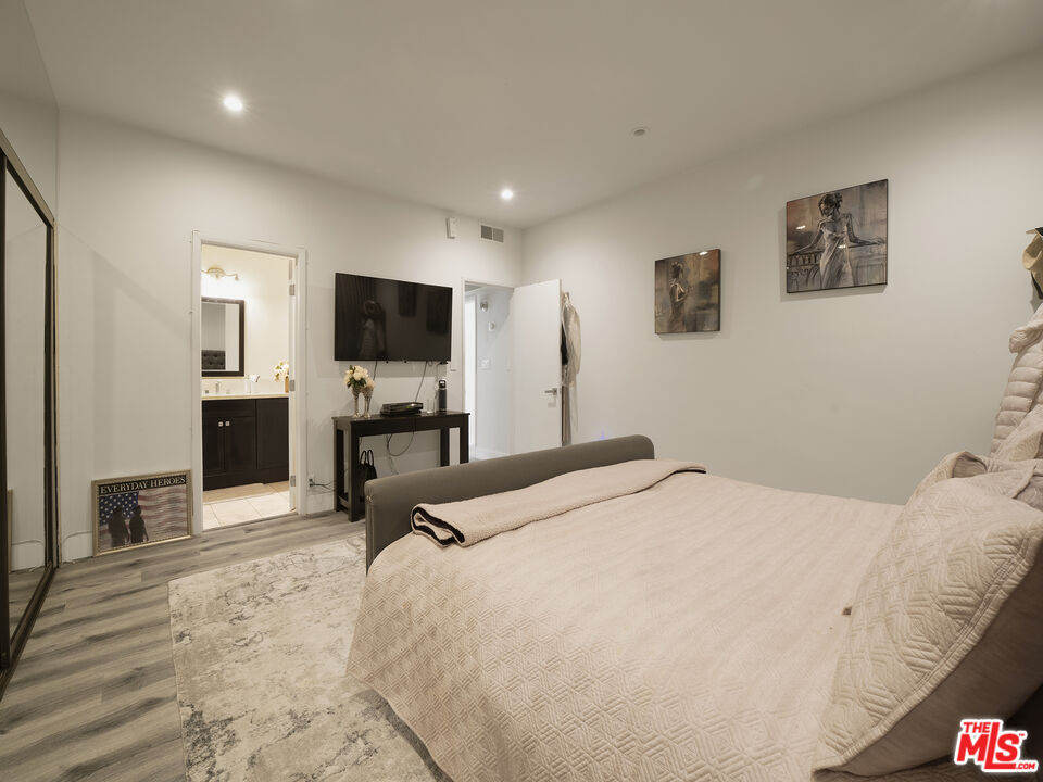 438 N Palm Dr Unit: 1