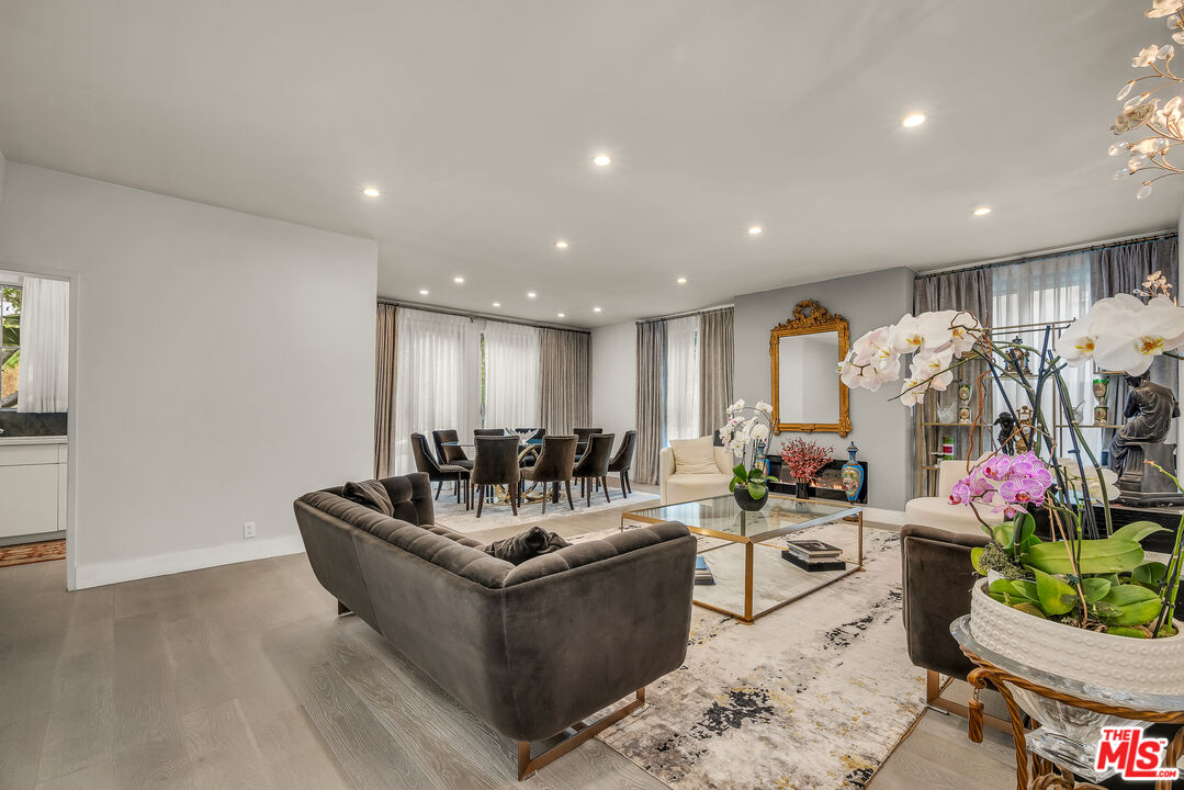 438 N Palm Dr Unit: 1