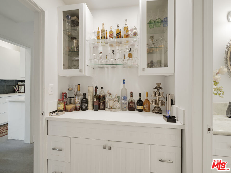 438 N Palm Dr Unit: 1