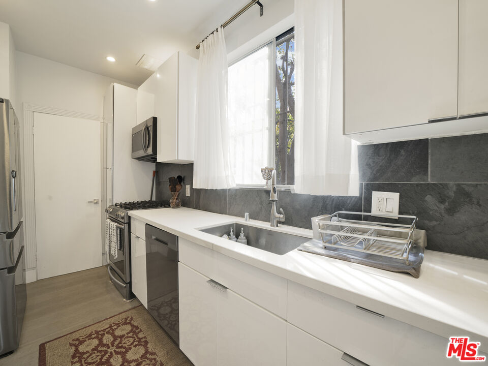 438 N Palm Dr Unit: 1