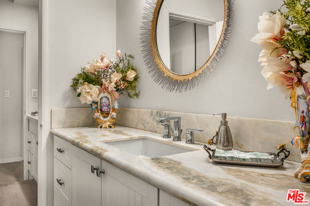 438 N Palm Dr Unit: 1