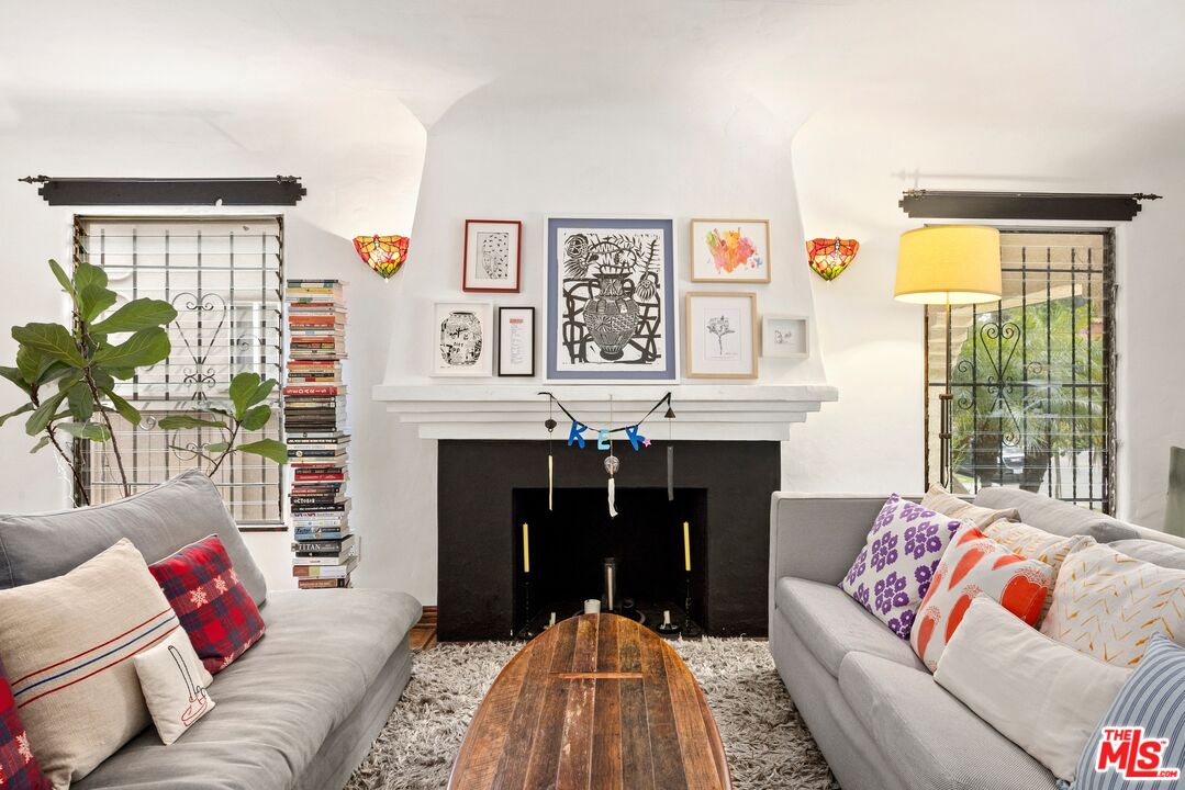 1120 S Crescent Heights Blvd