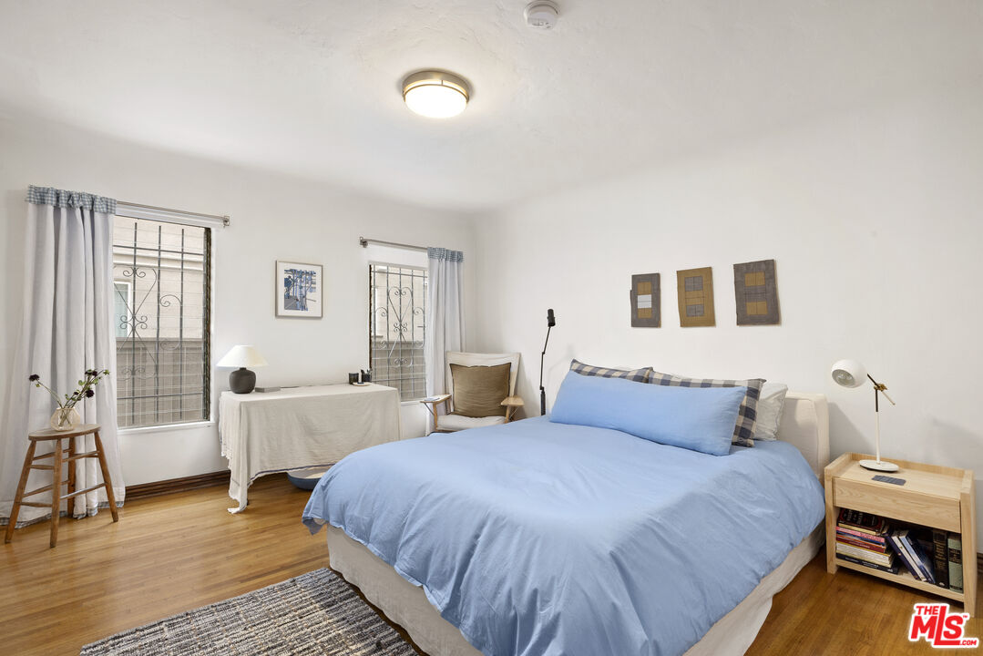 1118 S Crescent Heights Blvd