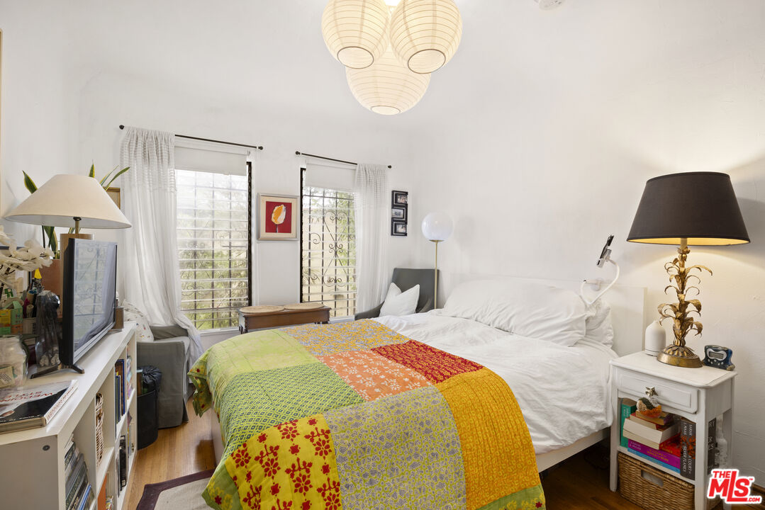 1118 S Crescent Heights Blvd