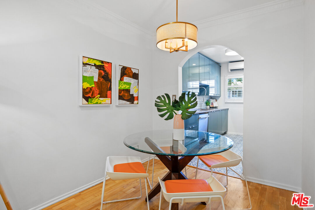 1615 N Laurel Ave Unit: 114