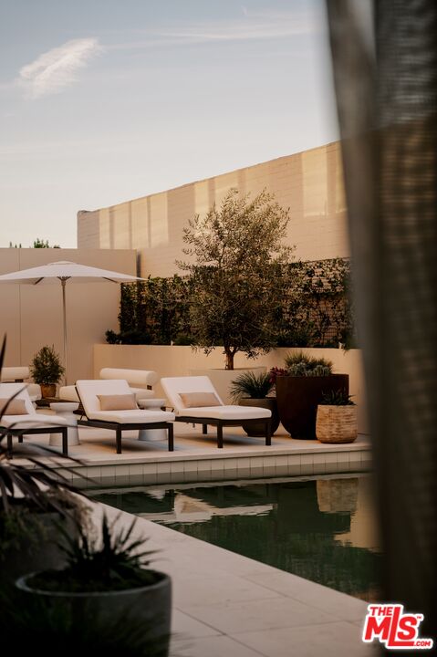 9900 S Santa Monica Blvd Unit: 2F