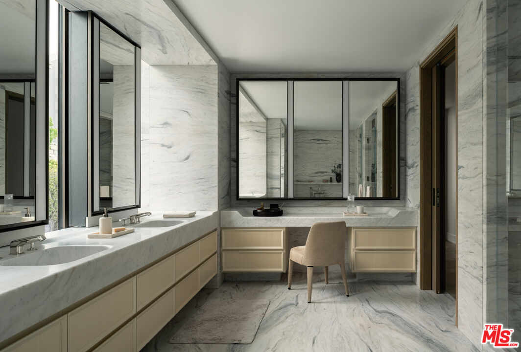 9900 S Santa Monica Blvd Unit: 2F