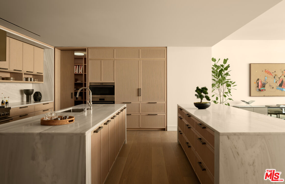 9900 S Santa Monica Blvd Unit: 2D