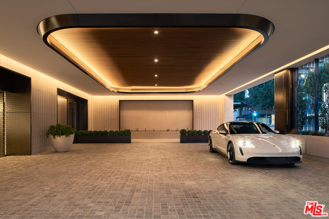 9900 S Santa Monica Blvd Unit: 2D